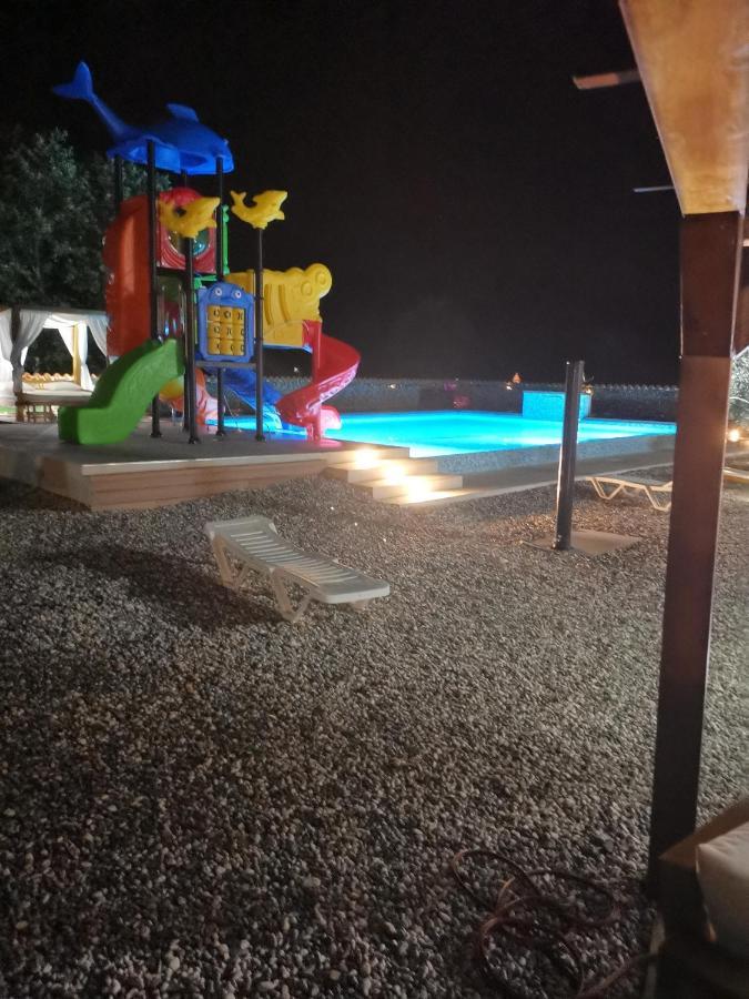 Large Camper In The Olive Grove Hotel Banjole Exterior photo