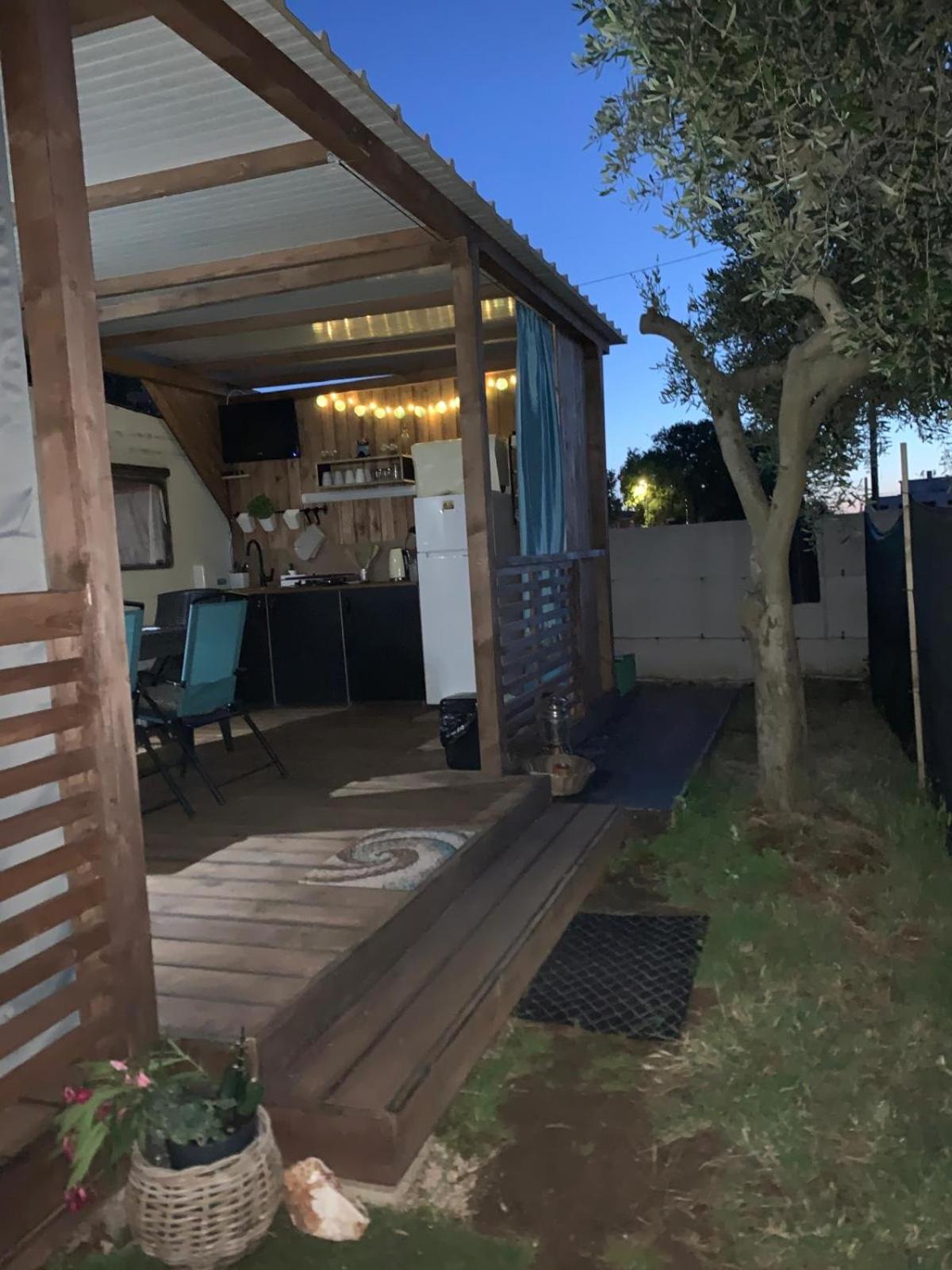 Large Camper In The Olive Grove Hotel Banjole Exterior photo